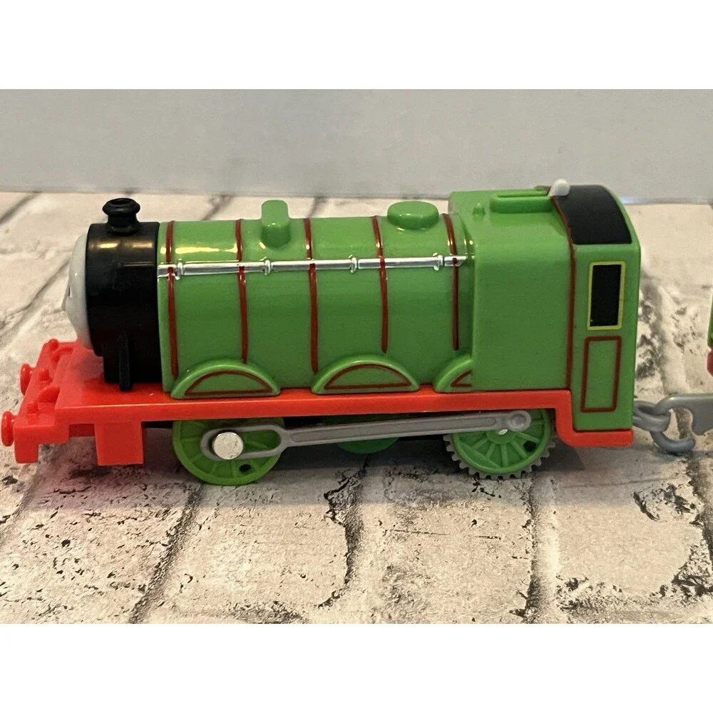 Thomas & Friends Trackmaster Motorized Engine & Tender Henry Working 2013